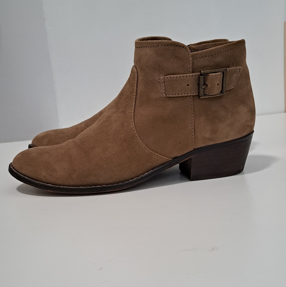 Steve Madden PRIZZZE Suede Ankle Boots – Women’s Size 7.5 (Light Brown)